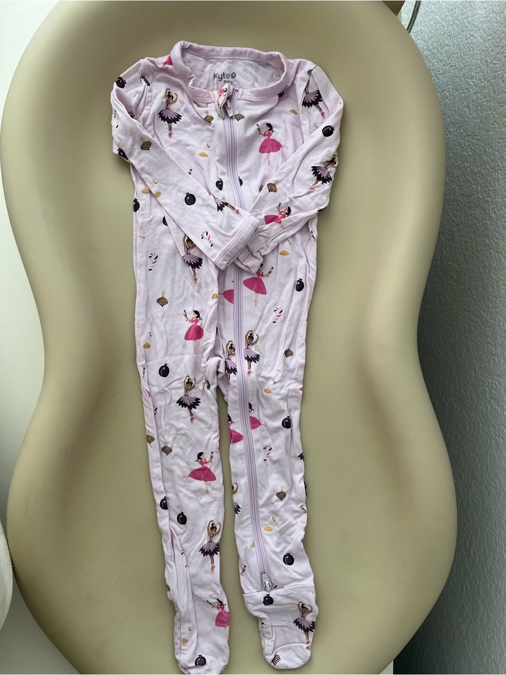 Kyte Baby Zippered Footie in Sugar Plum